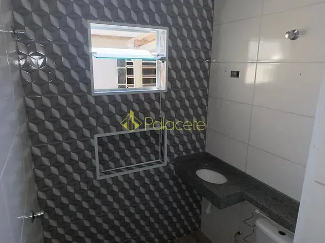 Casa com 250m² 2 quartos e 2 banheiros, à venda, no bairro Conjunto Residencial Araretama em Pindamonhangaba