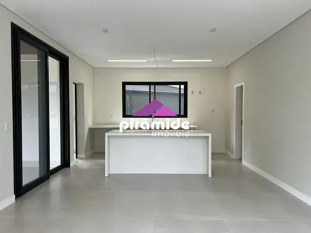 Casa com 450m² 4 quartos e 3 banheiros, à venda, no bairro Urbanova em São José dos Campos