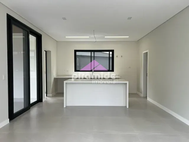 Casa com 450m² 4 quartos e 3 banheiros, à venda, no bairro Urbanova em São José dos Campos