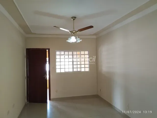 Casa com 126m² 2 quartos e 3 banheiros, para alugar, no bairro Vila Planalto em Campo Grande