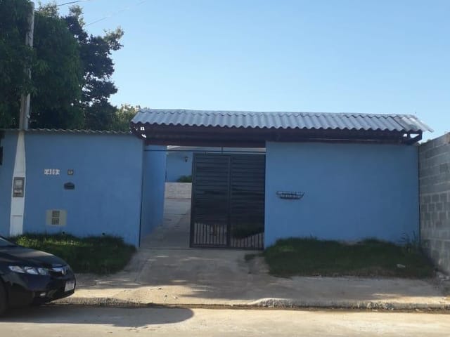 Casa com 500m² 2 quartos e 1 banheiro, à venda, no bairro Parque Shangri-lá em Pindamonhangaba