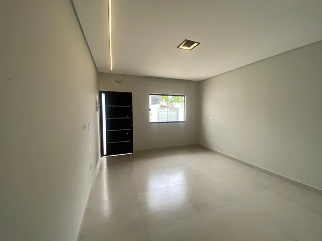 Sobrado 2 quartos e 2 banheiros, à venda, no bairro Loteamento Residencial e Comercial Flamboyant em Pindamonhangaba
