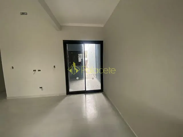 Casa com 125m² 2 quartos e 2 banheiros, à venda, no bairro Residencial e Comercial Portal dos Eucaliptos em Pindamonhangaba