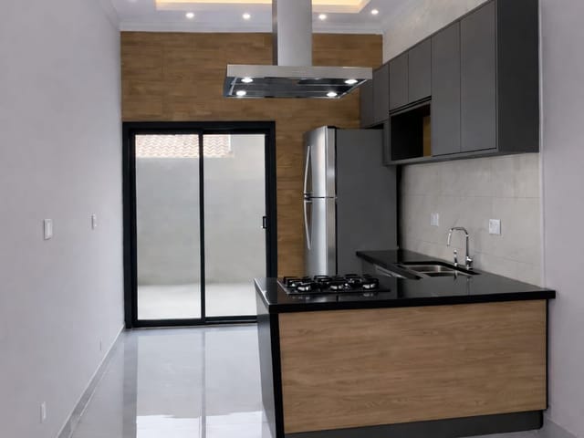 Casa com 198m² 3 quartos e 1 banheiro, à venda, no bairro Loteamento Residencial e Comercial Flamboyant em Pindamonhangaba