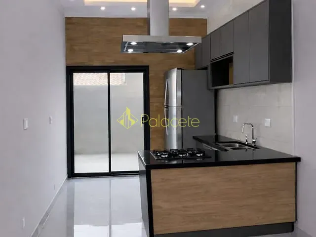 Casa com 198m² 3 quartos e 1 banheiro, à venda, no bairro Loteamento Residencial e Comercial Flamboyant em Pindamonhangaba