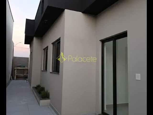 Casa com 198m² 3 quartos e 1 banheiro, à venda, no bairro Loteamento Residencial e Comercial Flamboyant em Pindamonhangaba