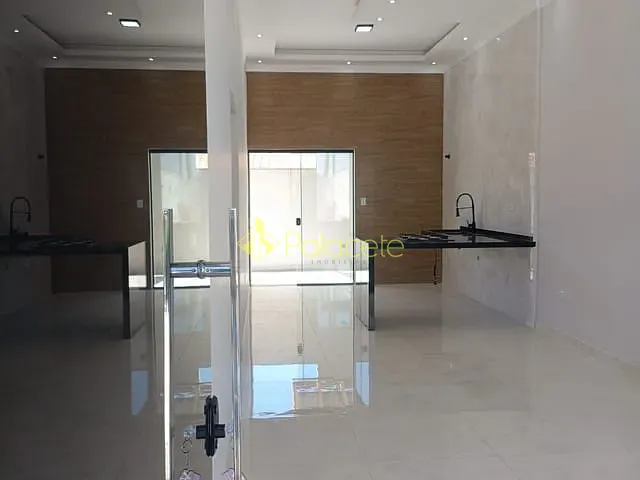 Casa com 198m² 3 quartos e 2 banheiros, à venda, no bairro Loteamento Residencial e Comercial Flamboyant em Pindamonhangaba