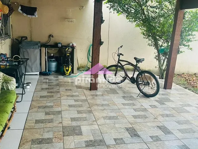 Casa com 300m² 2 quartos e 1 banheiro, à venda, no bairro Jardim Jaqueira em Caraguatatuba