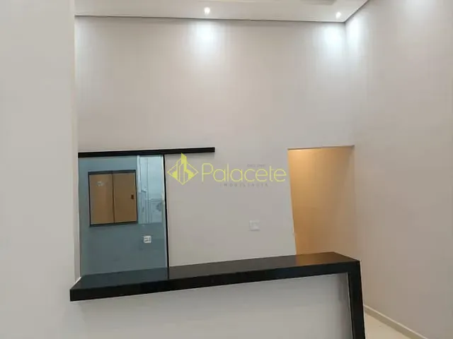 Casa com 88m² 2 quartos e 1 banheiro, à venda, no bairro Loteamento Residencial e Comercial Flamboyant em Pindamonhangaba