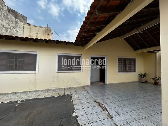 Casa com 318m² 5 quartos e 4 banheiros, à venda, no bairro Santa Mônica em Londrina