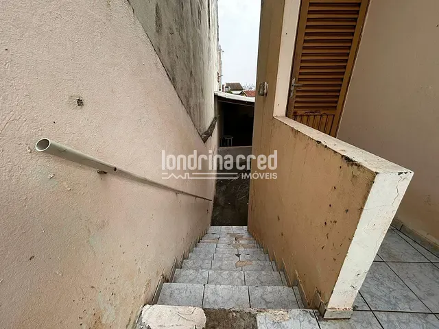 Casa com 318m² 5 quartos e 4 banheiros, à venda, no bairro Santa Mônica em Londrina