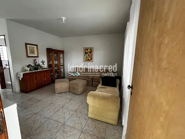 Casa com 318m² 5 quartos e 4 banheiros, à venda, no bairro Santa Mônica em Londrina