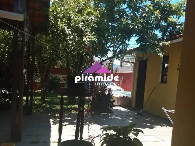 Casa com 250m² 2 quartos e 2 banheiros, à venda, no bairro Balneário dos Golfinhos em Caraguatatuba