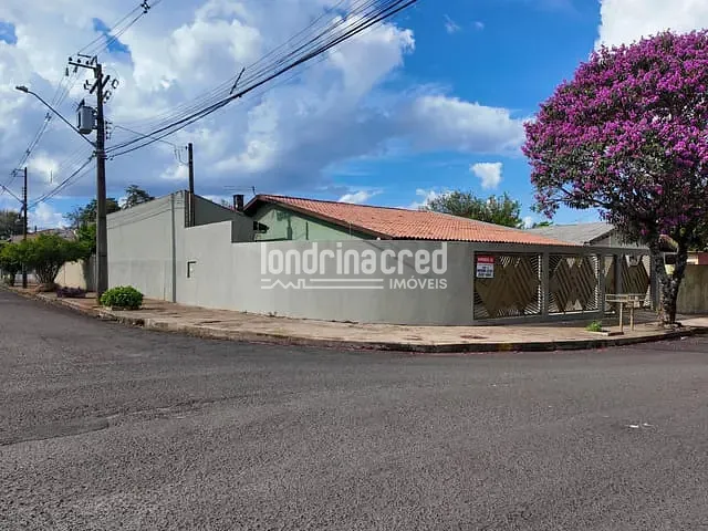 Casa com 354m² 4 quartos e 2 banheiros, à venda, no bairro Antares em Londrina