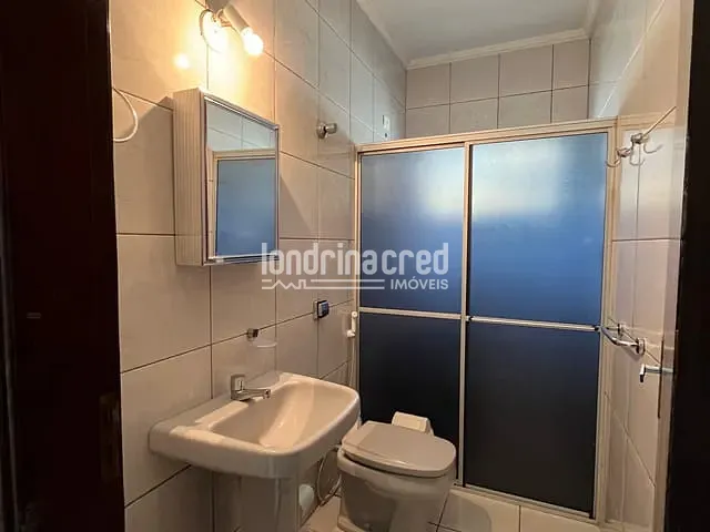 Casa com 354m² 4 quartos e 2 banheiros, à venda, no bairro Antares em Londrina
