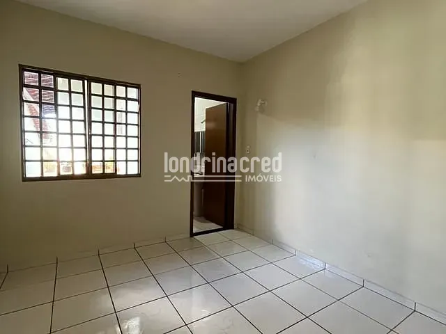 Casa com 354m² 4 quartos e 2 banheiros, à venda, no bairro Antares em Londrina