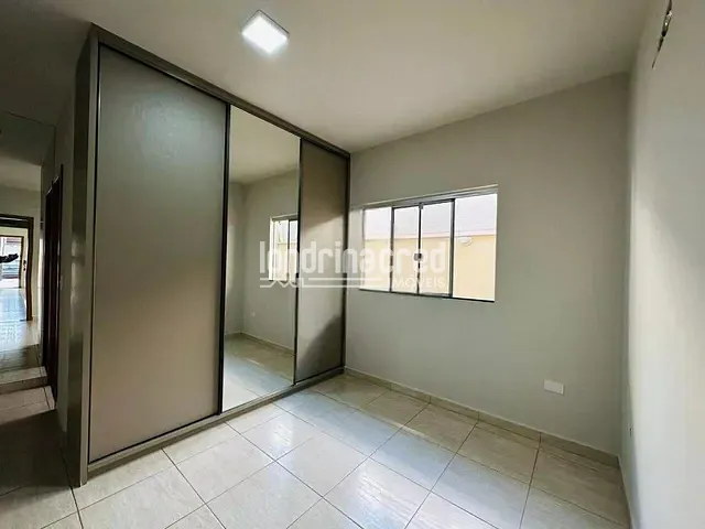 Casa com 135m² 2 quartos e 2 banheiros, à venda, no bairro Conjunto Habitacional Alexandre Urbanas em Londrina