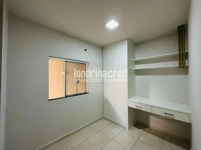 Casa com 135m² 2 quartos e 2 banheiros, à venda, no bairro Conjunto Habitacional Alexandre Urbanas em Londrina