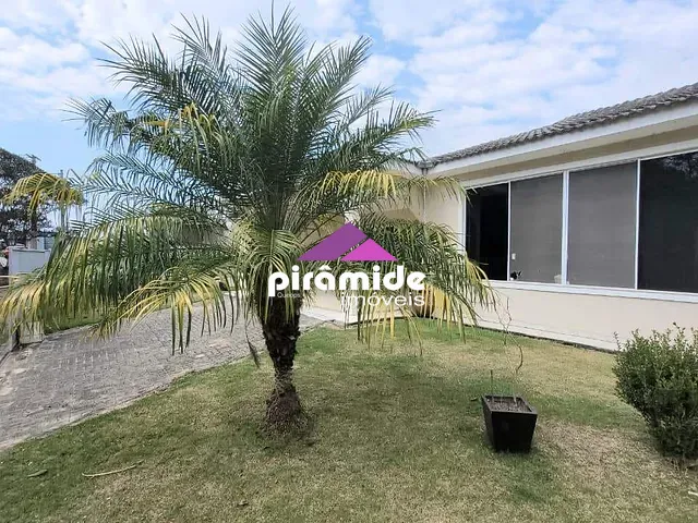 Casa com 1047m² 3 quartos e 4 banheiros, à venda, no bairro Condomínio Colinas do Parahyba em São José dos Campos