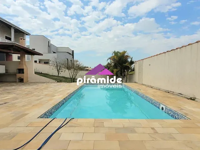Casa com 1047m² 3 quartos e 4 banheiros, à venda, no bairro Condomínio Colinas do Parahyba em São José dos Campos