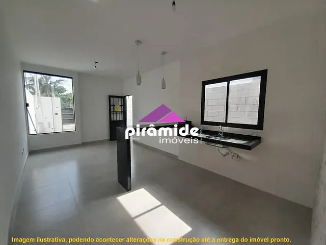 Casa 2 quartos e 2 banheiros, à venda, no bairro Balneário Recanto do Sol em Caraguatatuba