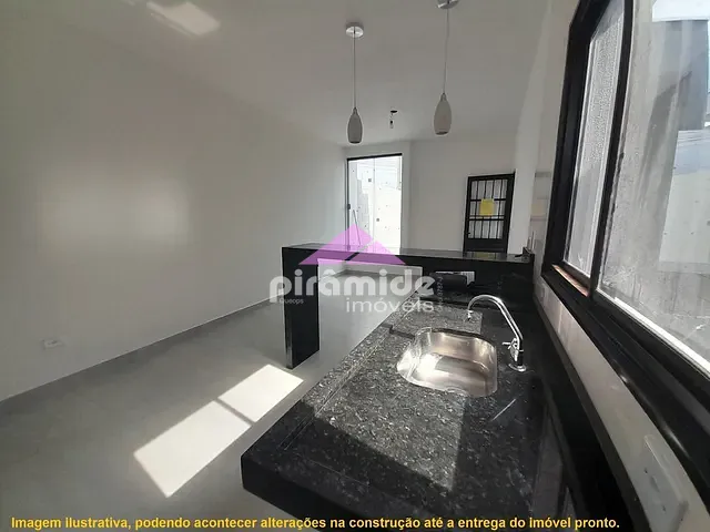 Casa 2 quartos e 2 banheiros, à venda, no bairro Balneário Recanto do Sol em Caraguatatuba