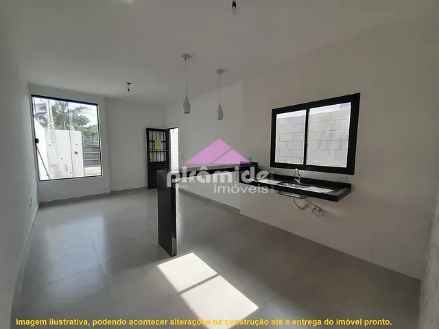 Casa 2 quartos e 2 banheiros, à venda, no bairro Balneário Recanto do Sol em Caraguatatuba
