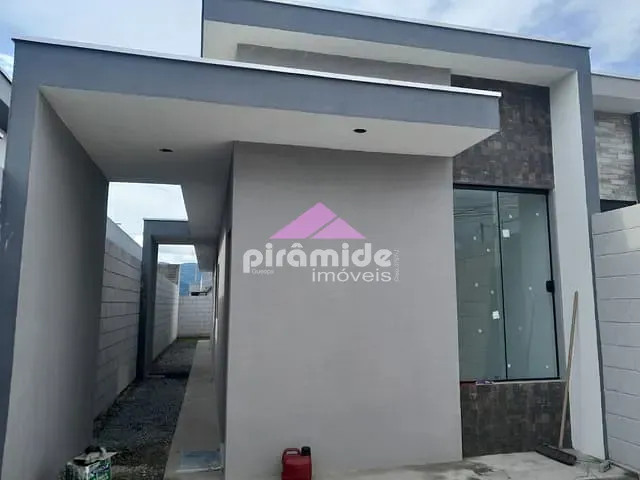 Casa 2 quartos e 2 banheiros, à venda, no bairro Balneário Recanto do Sol em Caraguatatuba