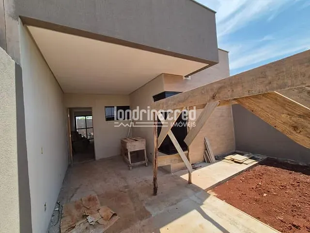 Casa com 126m² 2 quartos e 1 banheiro, à venda, no bairro Colinas em Londrina