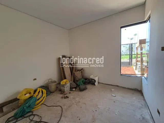 Casa com 126m² 2 quartos e 1 banheiro, à venda, no bairro Colinas em Londrina