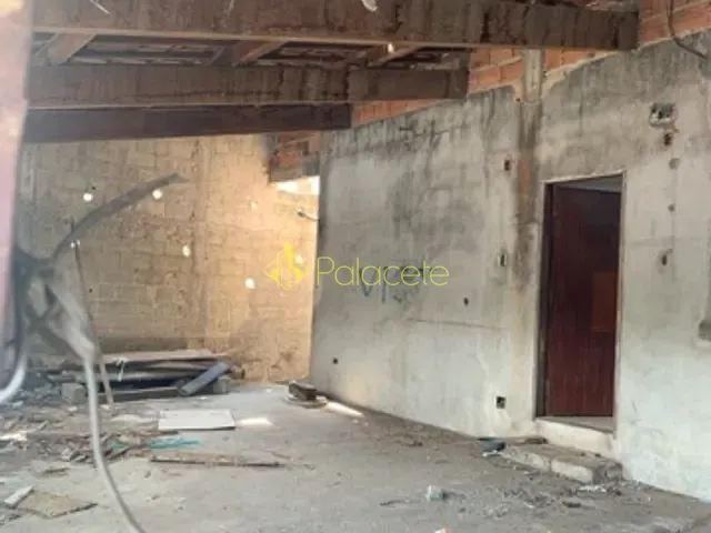 Casa com 250m² 3 quartos e 1 banheiro, à venda, no bairro Residencial Comercial Cidade Vista Alegre em Pindamonhangaba