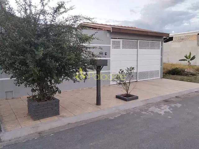 Casa com 200m² 2 quartos e 1 banheiro, à venda, no bairro Loteamento Residencial e Comercial Araguaia em Pindamonhangaba