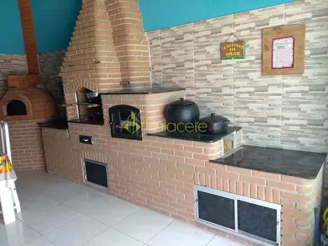 Casa com 200m² 2 quartos e 1 banheiro, à venda, no bairro Loteamento Residencial e Comercial Araguaia em Pindamonhangaba