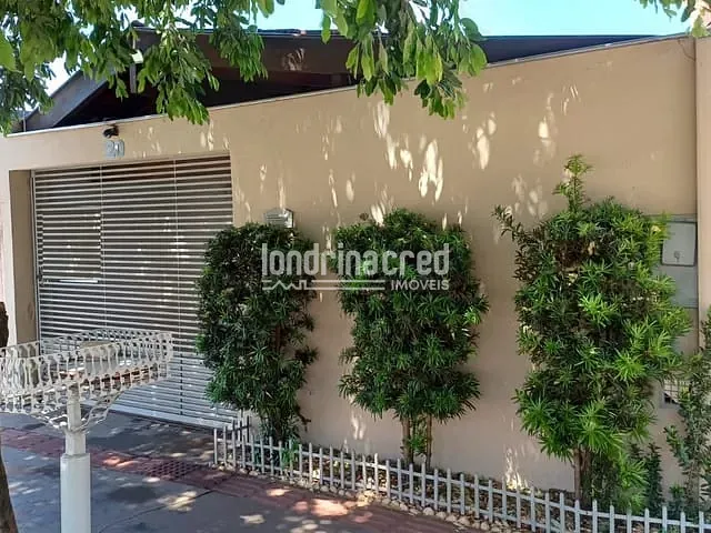 Casa 2 quartos e 3 banheiros, à venda, no bairro Califórnia em Londrina