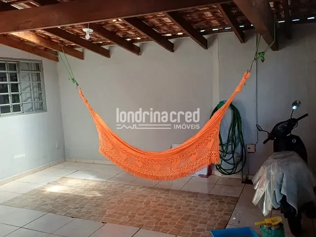 Casa 2 quartos e 3 banheiros, à venda, no bairro Califórnia em Londrina