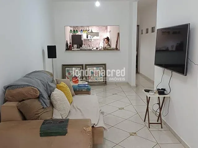Casa 2 quartos e 3 banheiros, à venda, no bairro Califórnia em Londrina
