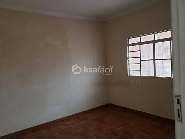 Casa com 400m² 3 quartos e 3 banheiros, à venda, no bairro Amambaí em Campo Grande