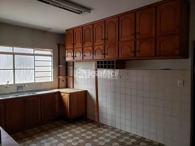 Casa com 400m² 3 quartos e 3 banheiros, à venda, no bairro Amambaí em Campo Grande