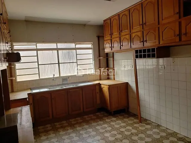 Casa com 400m² 3 quartos e 3 banheiros, à venda, no bairro Amambaí em Campo Grande