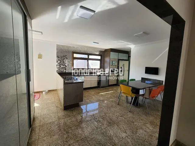 Casa com 510m² 3 quartos e 5 banheiros, à venda, no bairro Granville Parque Residencial em Londrina
