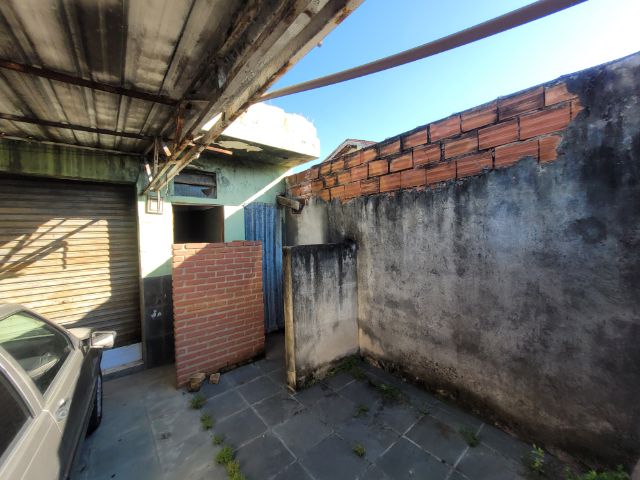 Casa com 390m² 4 quartos e 3 banheiros, à venda, no bairro Vila São Benedito em Pindamonhangaba