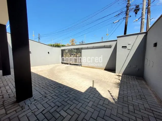 Casa com 278m² 4 quartos e 3 banheiros, à venda, no bairro Novo Aeroporto em Londrina