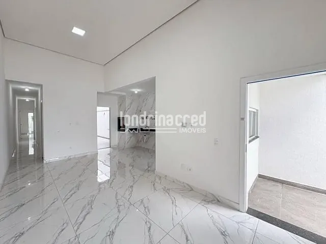 Casa com 150m² 3 quartos e 2 banheiros, à venda, no bairro Colúmbia em Londrina