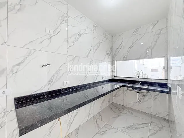 Casa com 150m² 3 quartos e 2 banheiros, à venda, no bairro Colúmbia em Londrina