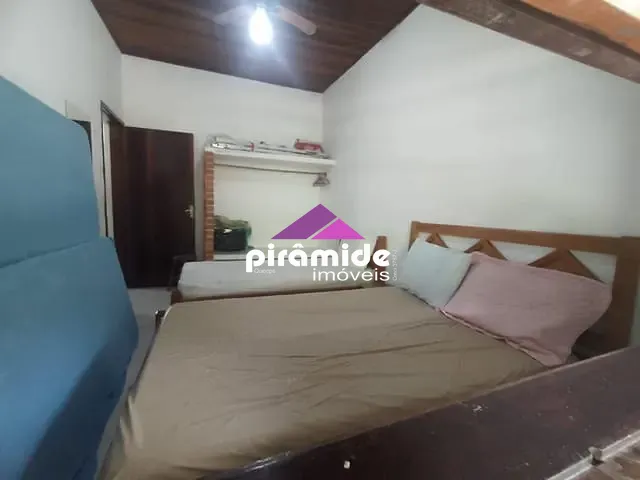 Casa com 720m² 4 quartos e 3 banheiros, à venda, no bairro Cocanha em Caraguatatuba