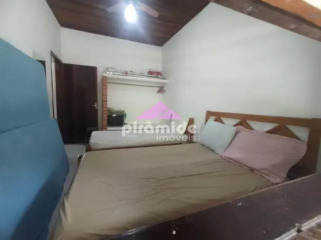 Casa com 720m² 4 quartos e 3 banheiros, à venda, no bairro Cocanha em Caraguatatuba