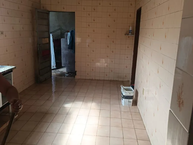 Casa com 300m² 4 quartos e 3 banheiros, à venda, no bairro Loteamento Jardim Imperial em Pindamonhangaba