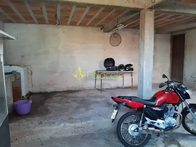 Casa com 300m² 4 quartos e 3 banheiros, à venda, no bairro Loteamento Jardim Imperial em Pindamonhangaba