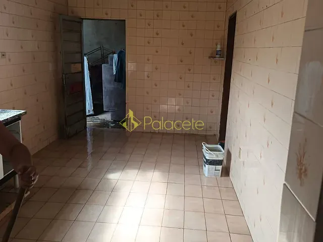 Casa com 300m² 4 quartos e 3 banheiros, à venda, no bairro Loteamento Jardim Imperial em Pindamonhangaba