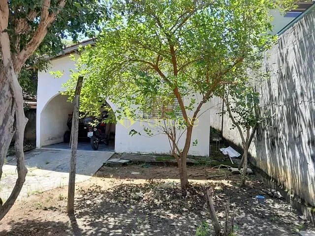 Casa com 300m² 4 quartos e 3 banheiros, à venda, no bairro Loteamento Jardim Imperial em Pindamonhangaba